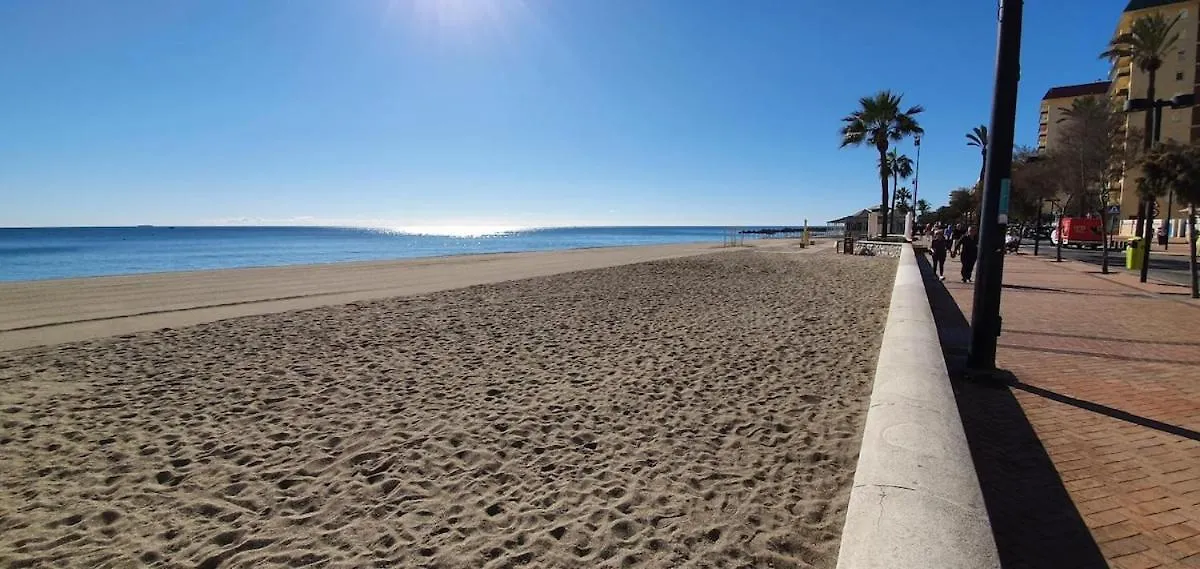 Central & Quite 2Bdr Beachfront فوينخيرولا