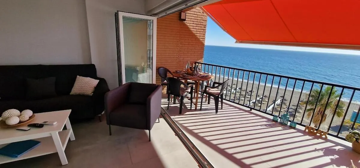 Central & Quite 2Bdr Beachfront فوينخيرولا إسبانيا