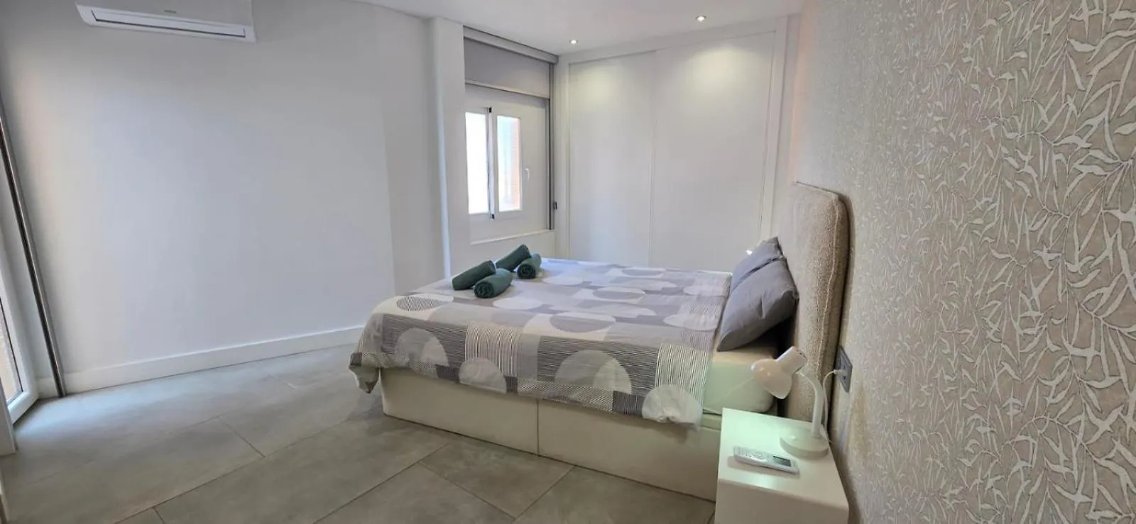 Central & Quite 2Bdr Beachfront Fuengirola Spanien