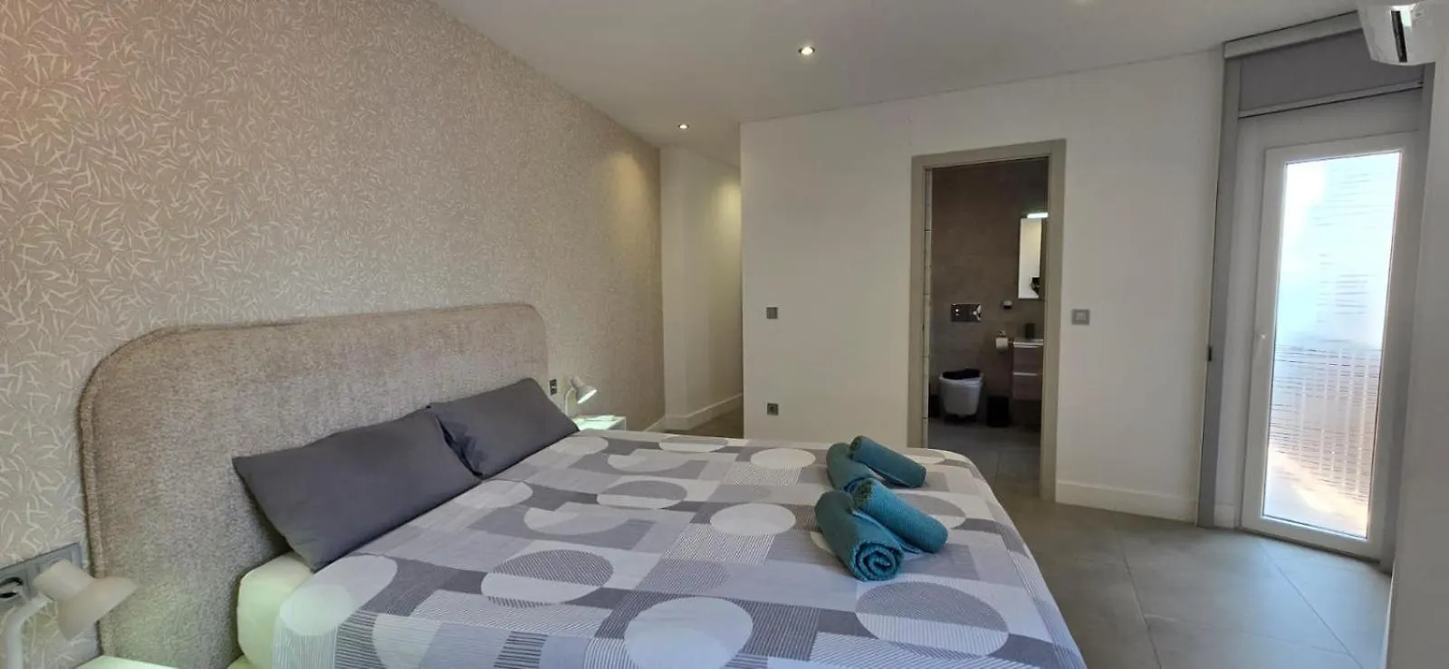 Central & Quite 2Bdr Beachfront Fuengirola 0*,  Spanien